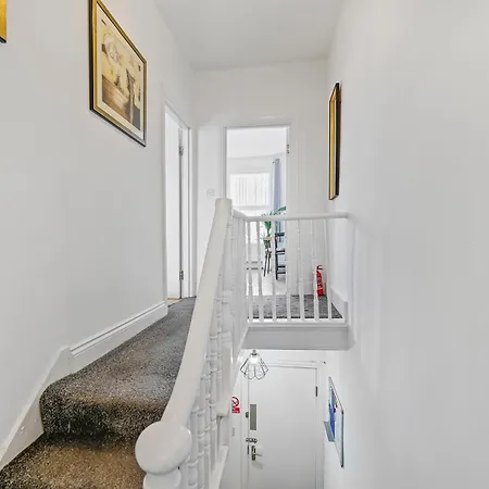 Cosy Urban Oasis 2 Bedroom Flat In Tottenham London Exterior photo