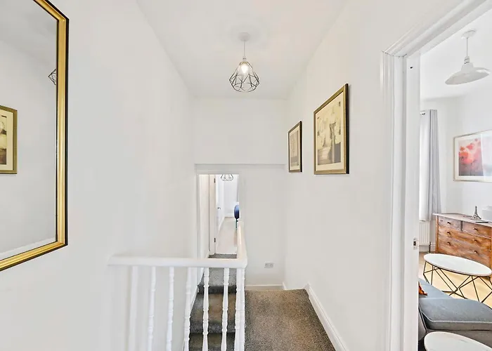 Cosy Urban Oasis 2 Bedroom Flat In Tottenham